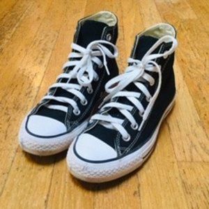 Womens Black Converse Chuck Taylor All Stars